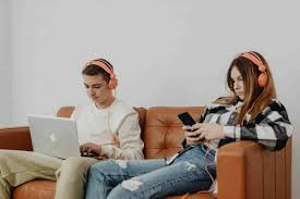 Are You Addicted to Scrolling? The Psychology Behind Doomscrolling